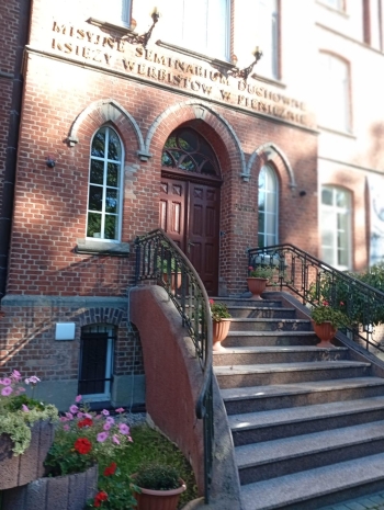 PHOTO-2025-10-11-17-24-45 23