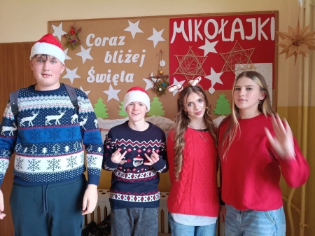 Dzień świątecznego sweterka